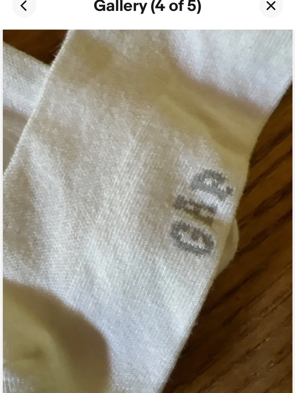 GAP White Quarter Crew Athletic Socks with Logo - 2 Pairs Size Small NEW!